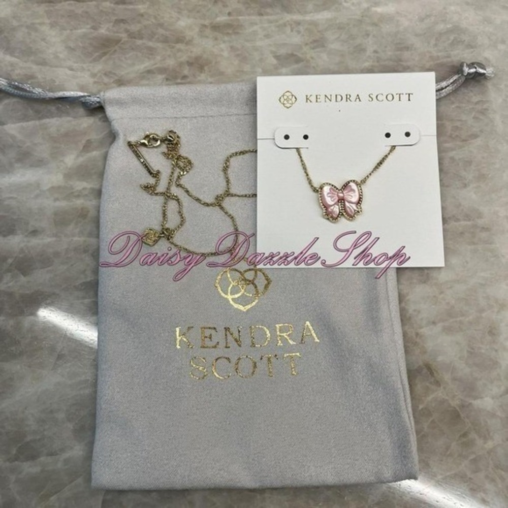 🎀✨Kendra Scott Haley Bow Gold Pendant Necklace In Blush Mother of Pearl New✨ 🎀 - Picture 4 of 5